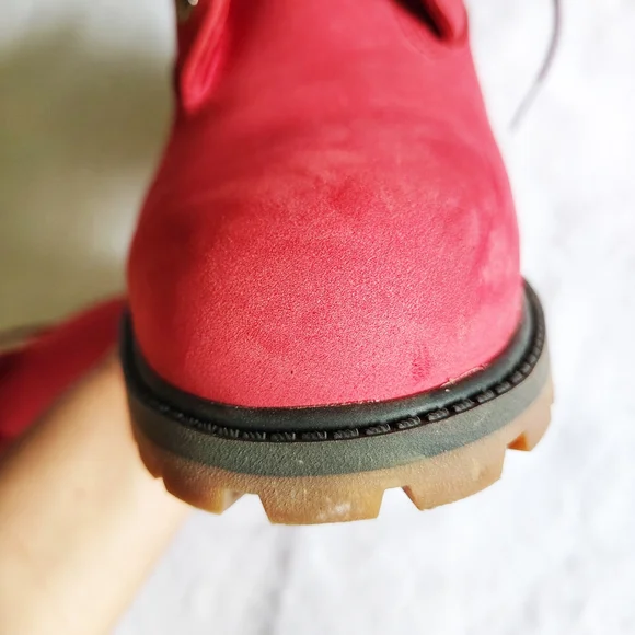 Timberland Chicago Bull's Red Boots with Black Details - Picture 11 of 16